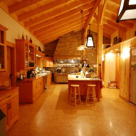 Bear Claw Lodge Kispiox Buitenkant foto